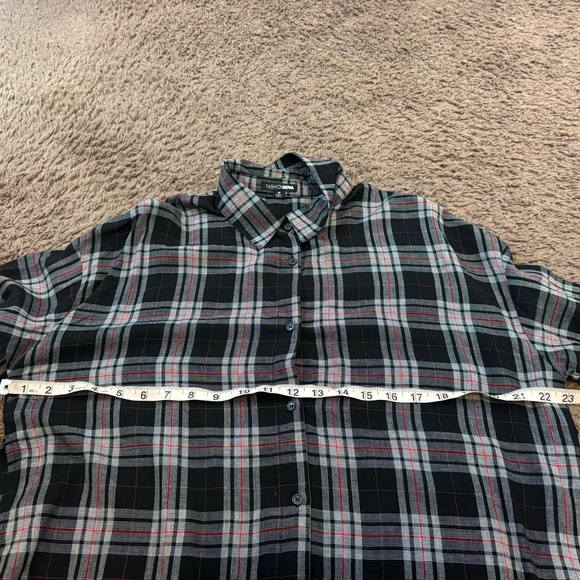 2 FOR $25 Fashion Nova Paris 89 Plaid Maxi Shirt Top Side Slits M - Picture 7 of 9